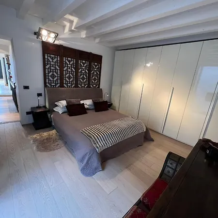 Charles Apartment *