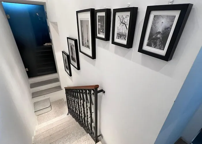 Charles Apartment